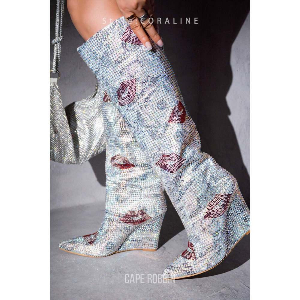 NWT~CAPE ROBBIN CORALINE - PRINT PRINT 5.5- ALL OFFERS / COUNTEROFFERS WELCOME